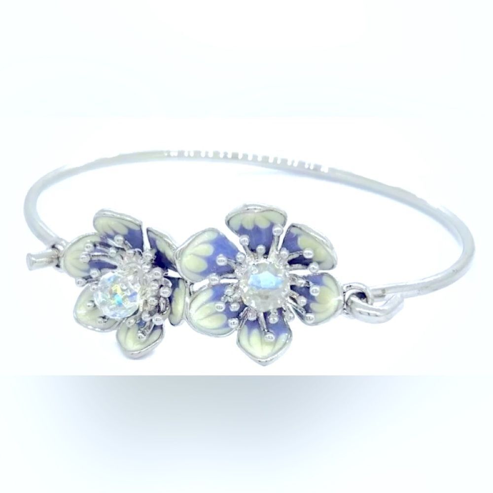 💥Swarovski Crystal Floral Bangle Silver Tone Bracelet size: 6/14”🎉🎁🎊